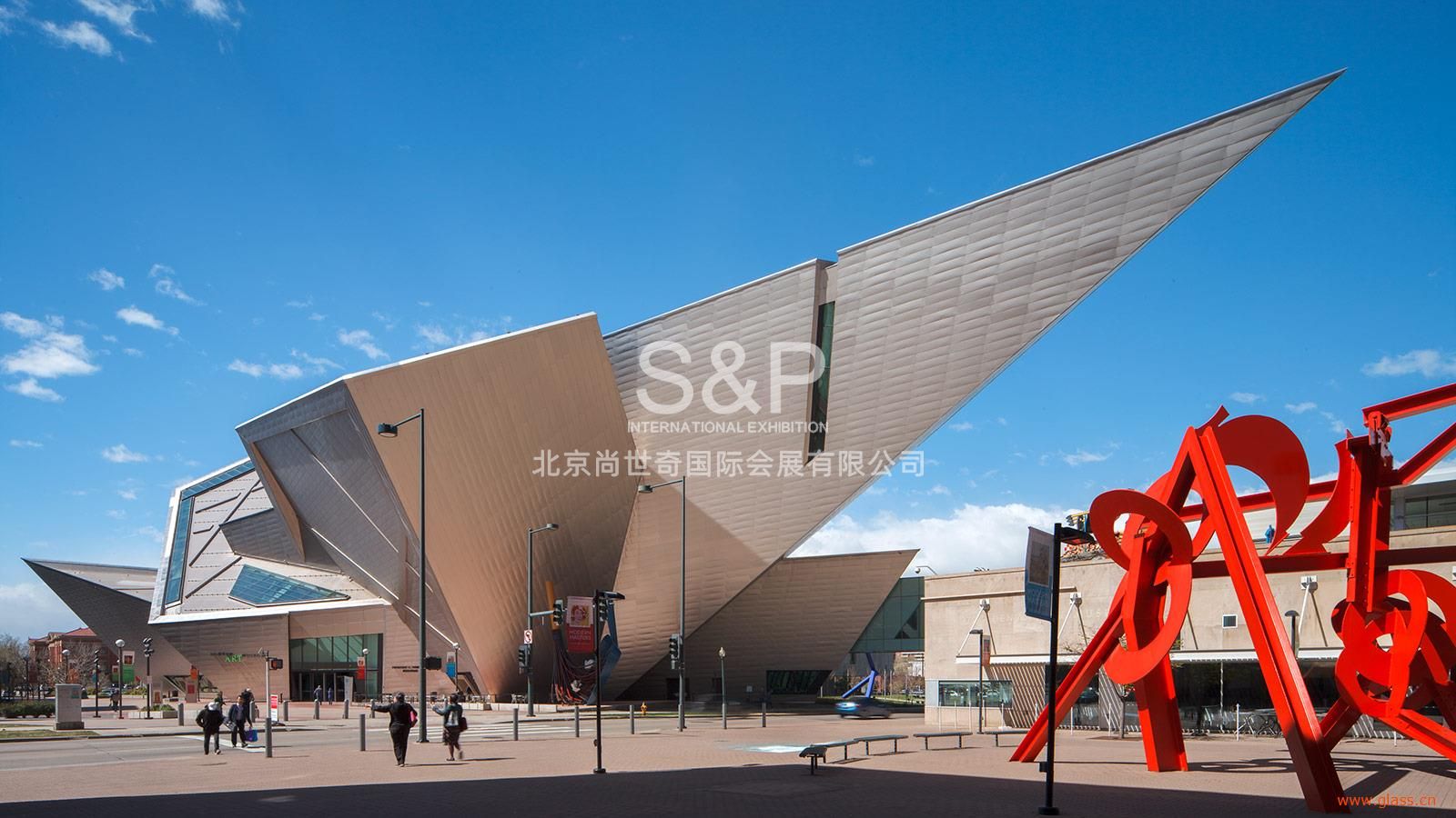 當藝術(shù)邂逅玻璃 ——北玻打造丹佛藝術(shù)博物館“新接待中心”項目